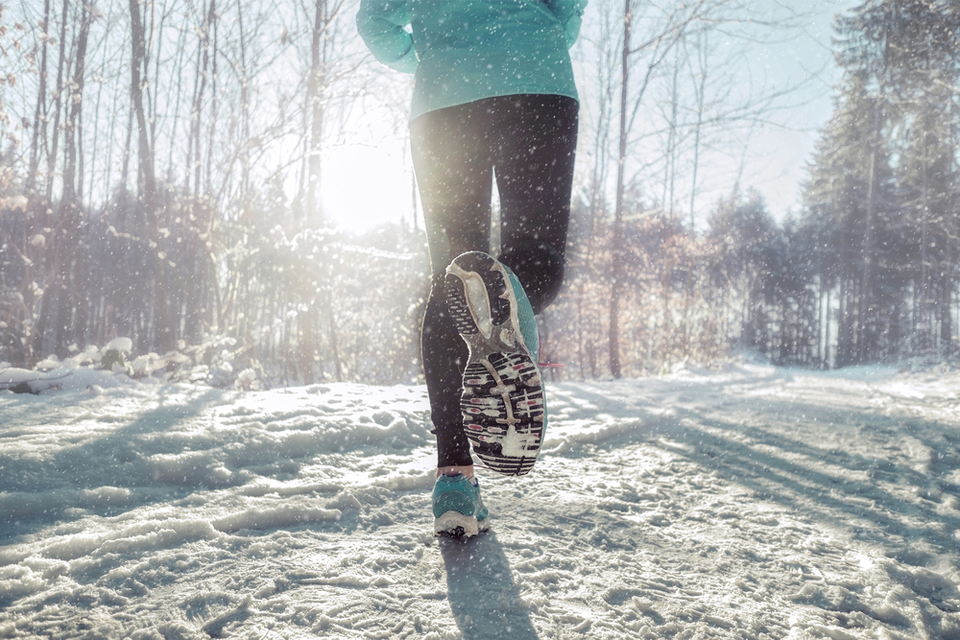 Feet running through the snow